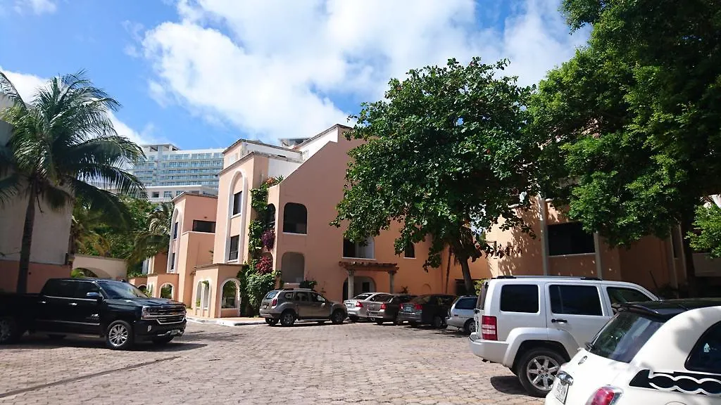 Zona Hotelera Villas Tropical location